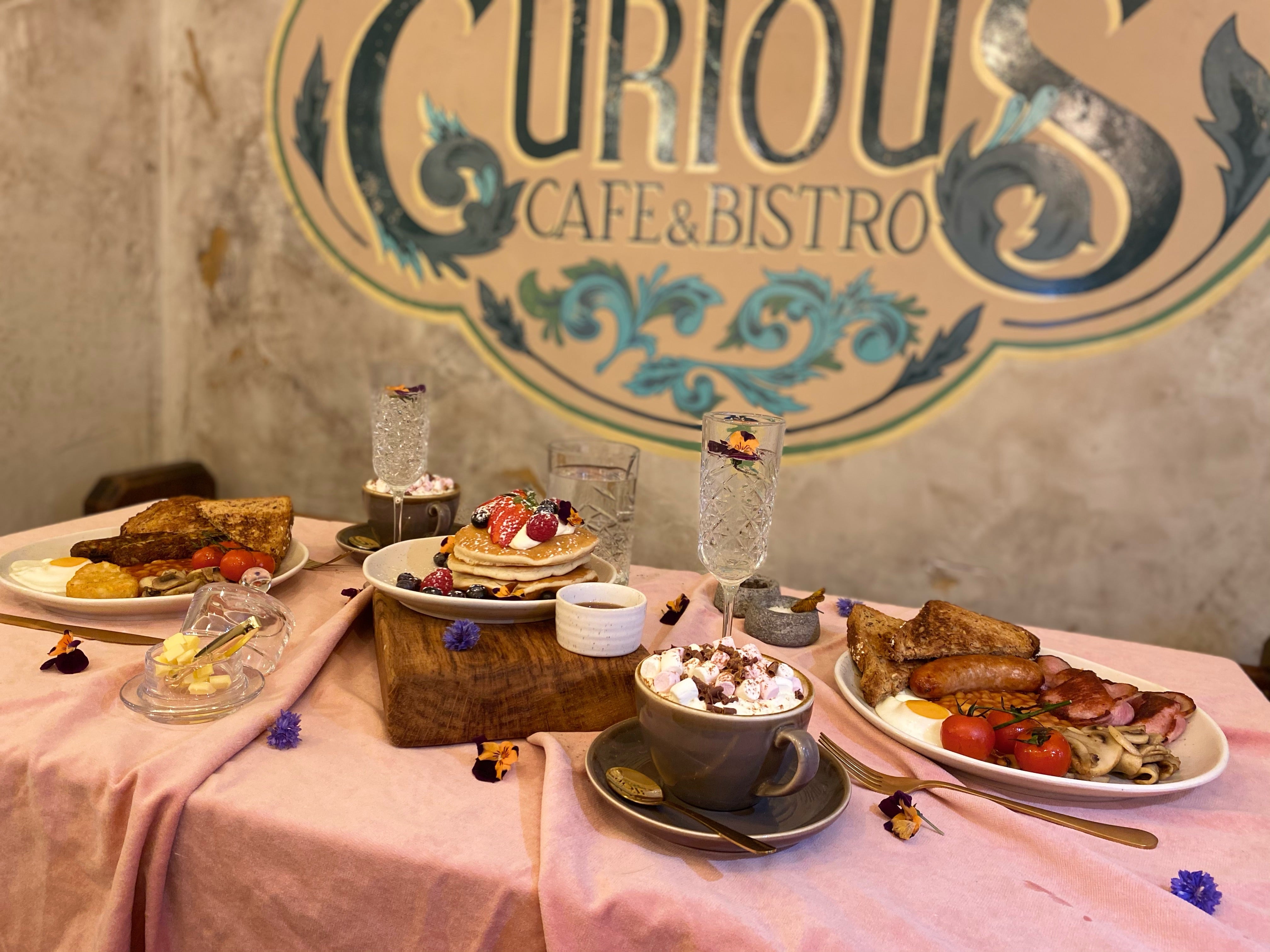 Curious Caf & Bistro